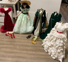 Franklin Mint Scarlett Ohara Vinyl Doll Collection with 5 outfits, Accessories