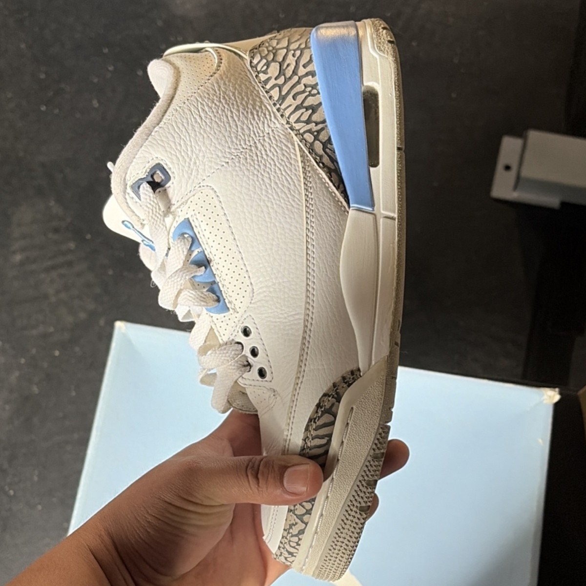 Jordan Air Jordan 3 Retro UNC 2020 Size 8 - White Valor Blue Mid 