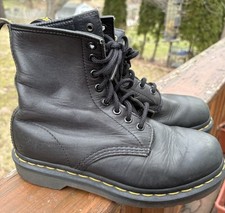 Dr. Martens Black Leather Boots Women  s 7 The Original Air Wair