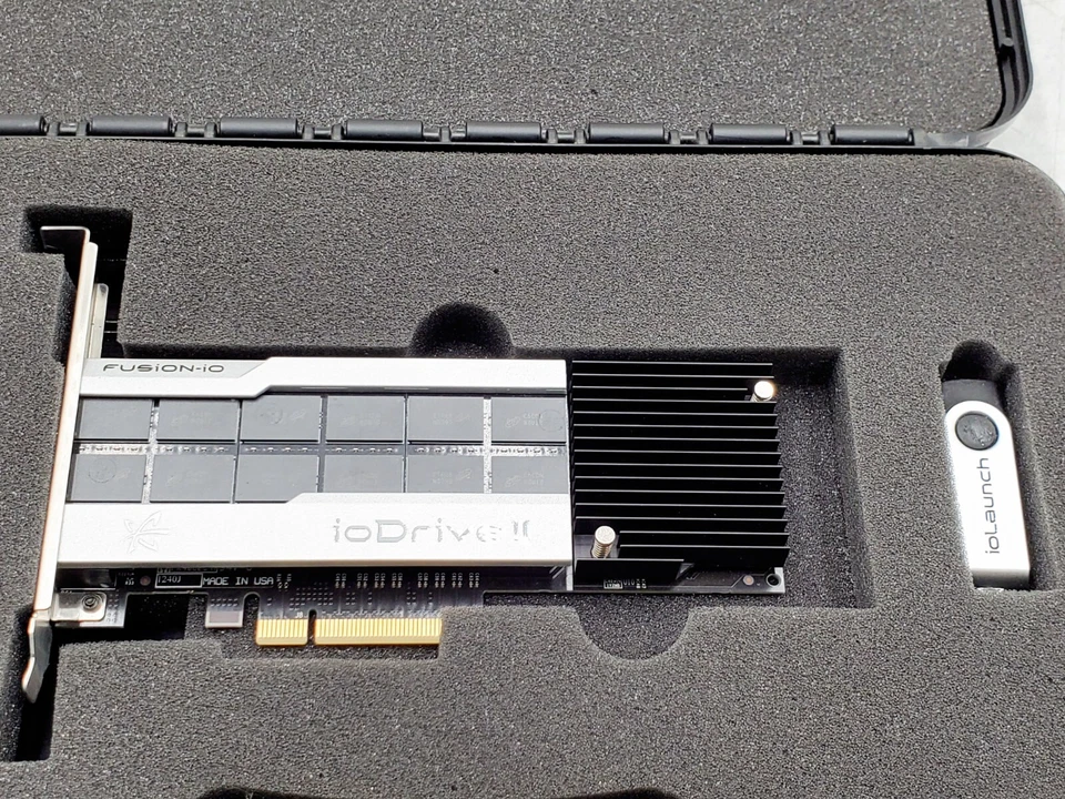 Fusion-io ioDrive2 1.2TB PCIe SSD (F00-001-1T20-CS-0001) W/ IOLaunch USB & Case - Image 3 of 4