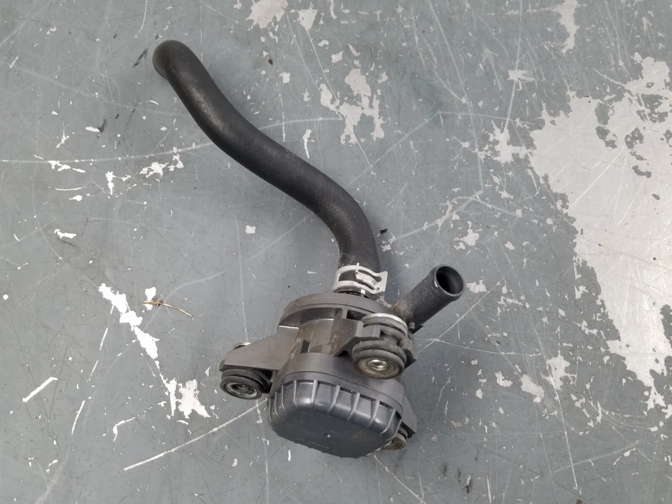 Bomba de agua intercooler Acura NSX 2021 #0029 V11 Foto 3 de 4