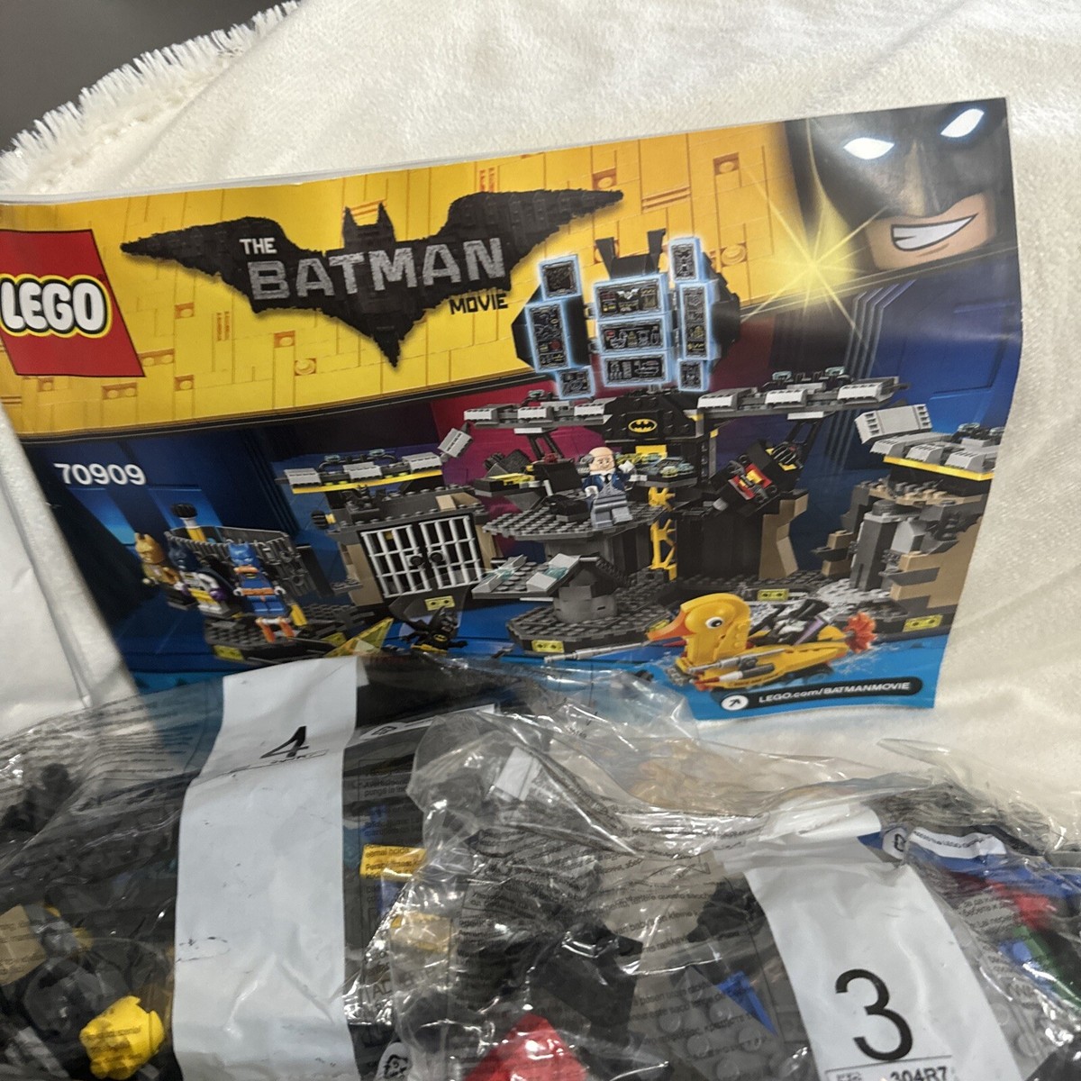 LEGO 70909 - The Batman Movie - Batcave Break-in - NO MINI FIGS