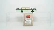 EFE Gilbow 1/76 RC Class Coach Green Line Express Bus Item 35701A NEW W21