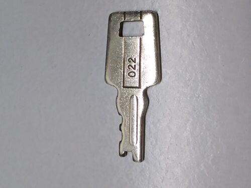 SUDHAUS 022 DBGM Key used on some Motorcycle Pannier Locks Sudhaus Key System - Afbeelding 1 van 2