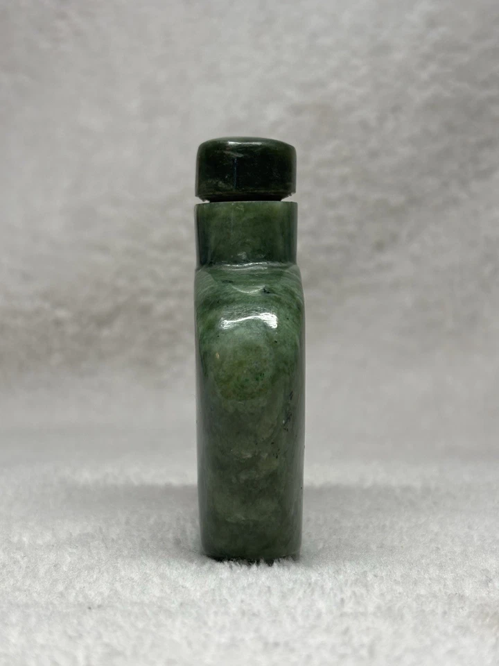 Botella de tabaco de jade verde salvia nefrita siglo XVIII, período Qianlong vintage Foto 4 de 4