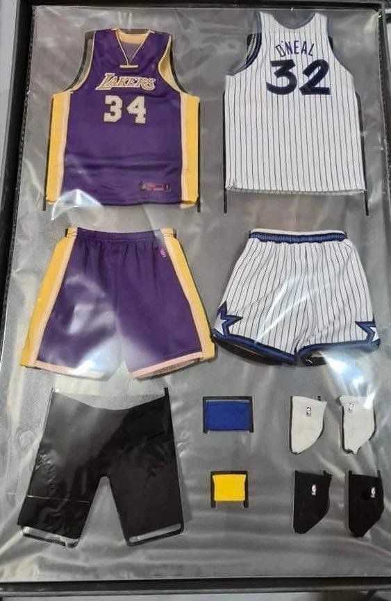 Enterbay NBA Real Masterpiece 1/6 Scale Shaquille O'Neal Duo Pack - Image 4 of 4