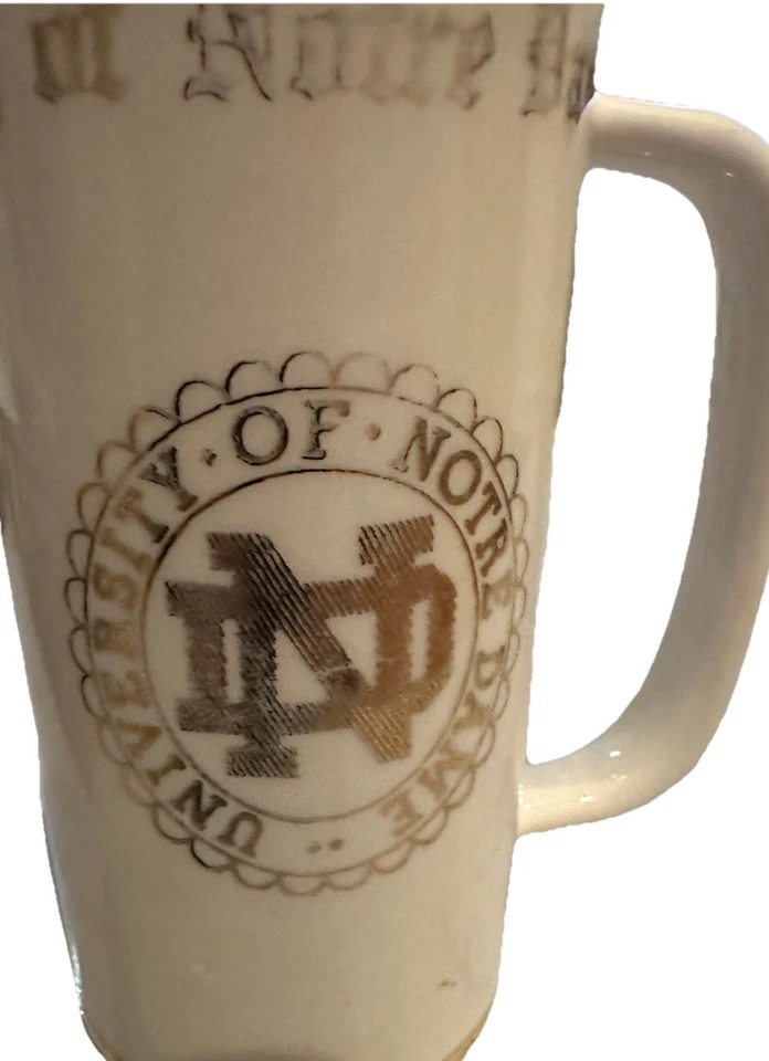 Taza de cerámica vintage de la Universidad de Notre Dame adorno dorado años 70 logotipo ND coleccionable Foto 3 de 4