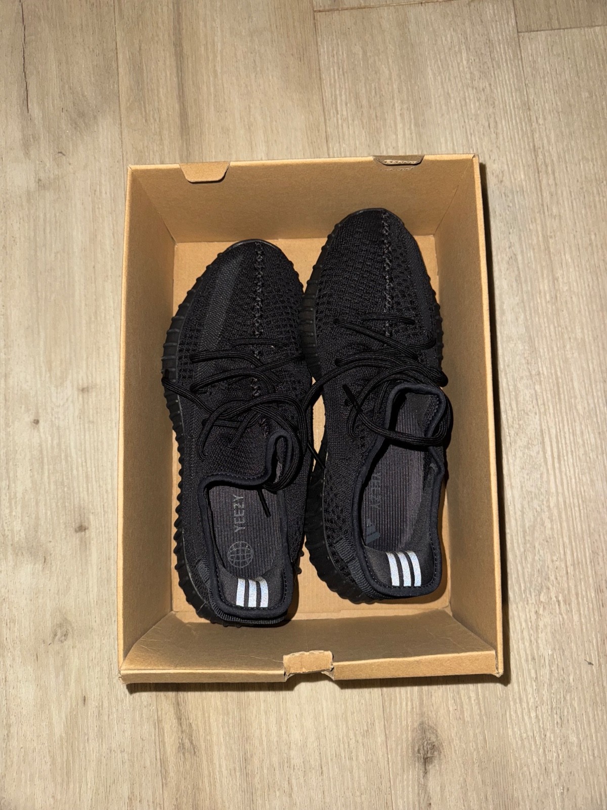 Size 10 - adidas Yeezy Boost 350 V2 Low Onyx thumbnail 2