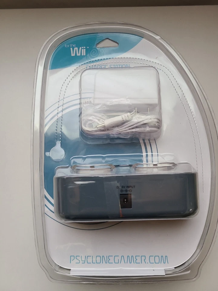 New Psyclone #PX6505 Wii Recharge Dock - Image 2 of 4