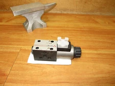 Atos DHE-0631/2/A DC20  *NEW* Hydraulic Directional Valve