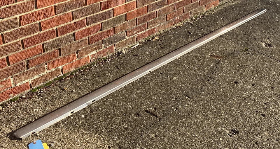 Moldura de panel basculante izquierdo GM 1971-76 usado OEM GM Cadillac Fleetwood (Bin66 Foto 2 de 4