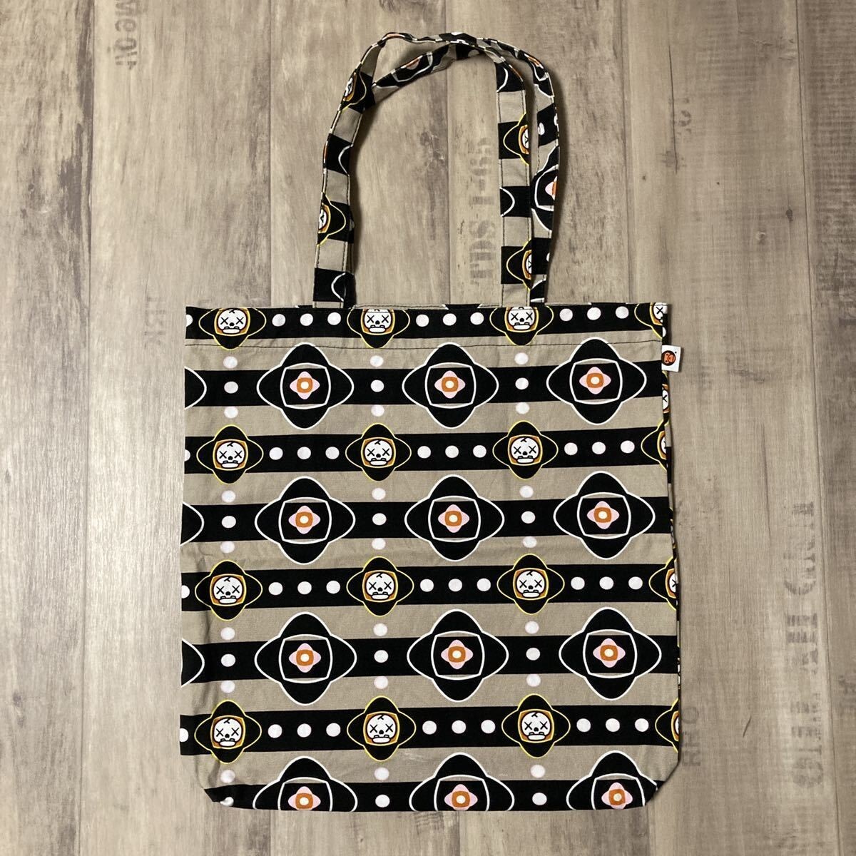 アベイシングエイプ A BATHING APE × KAWSトートバッグ BAPE × kaws bendy ABC camo pink tote bag a bathing ape | eBay