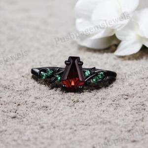 Authentic 925 Sterling Silver 5x9mm Coffin Shape natural garnet Ring Black Gold Plated