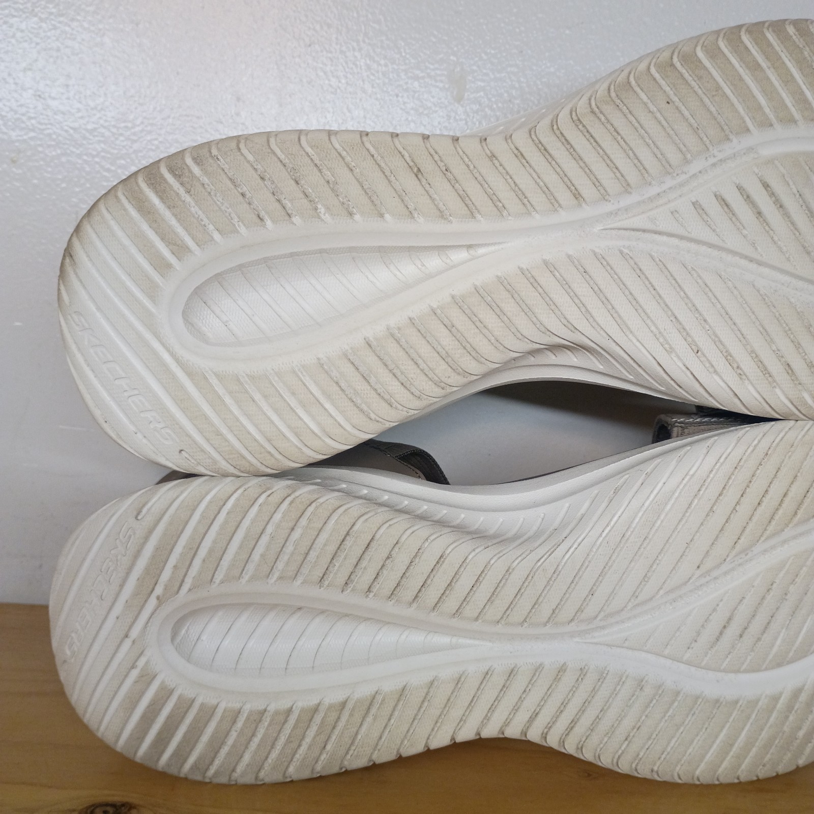 Skechers Ultra Flex 3.0 SUMMERVILLE Sandals Slides Dark Taupe Women's Size 11 image 9