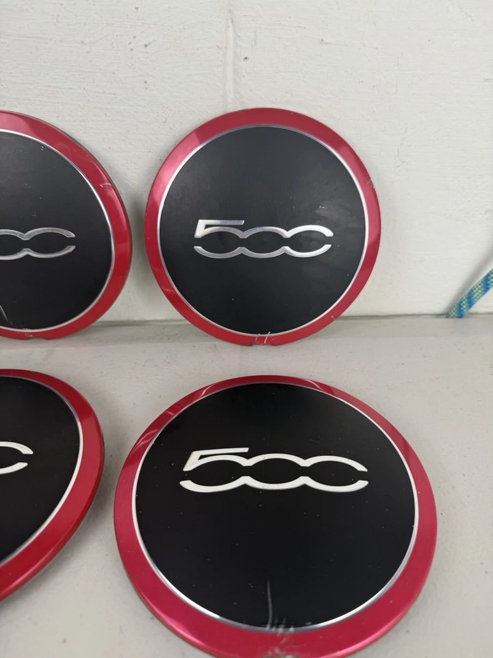 Juego de 4 tapas centrales de rueda rojas Fiat 500 68078419AB 68078421AB 2012-17 5 1/4 Foto 3 de 4