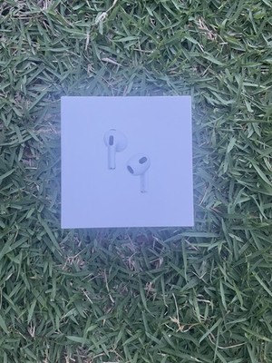 Apple AirPod 3rd Gen Used But Works Fine and In Good Condition and Good Battery