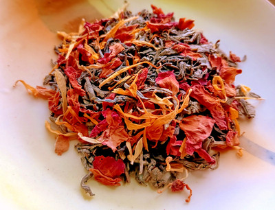 Sencha & Chun Mei Green Tea Blend with Lavender, Rose & Calendula Petals  Oz