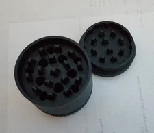 Santa Cruz Grinder Shredder Black