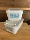 Vintage Pyrex Butterprint Amish Refrigerator Dish Set 501, 502 W/Lids, Set of 2