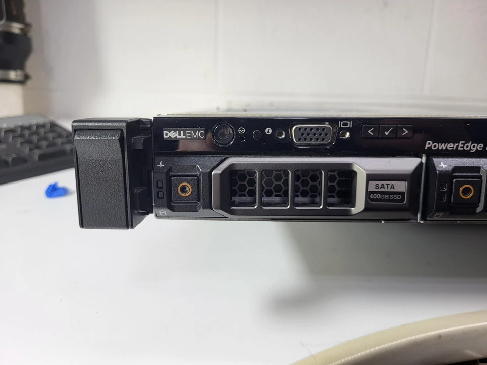 DELL EMC POWEREDGE R330 SERVER WITH FOUR 400GB DRIVES - Image 2 of 4