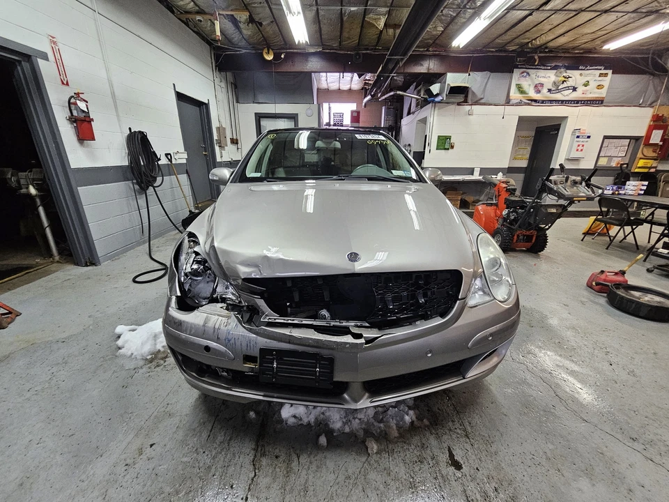 Used Front Center Interior Rear View Mirror fits: 2007 Mercedes-benz Mercedes r- - Image 3 of 4