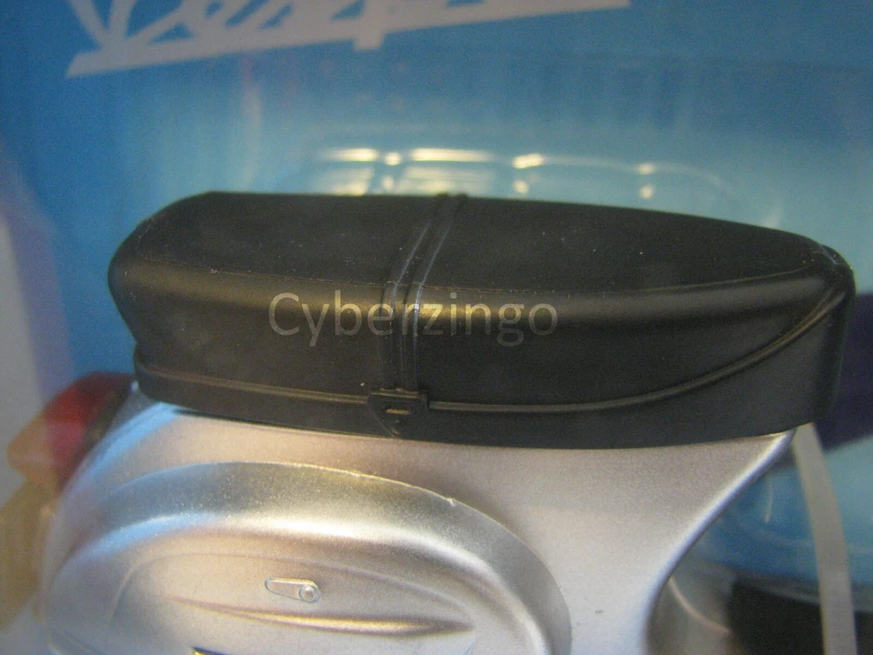 Vespa 125 ET3 Primavera 1/12 Scale Silver Diecast Scooter Model NewRay - Image 4 of 4