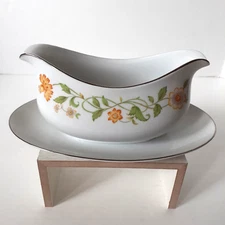 Vintage Ekco Int China~Floral Generation Pattern~Gravy Boat w/Drip Plt~70'sJapan