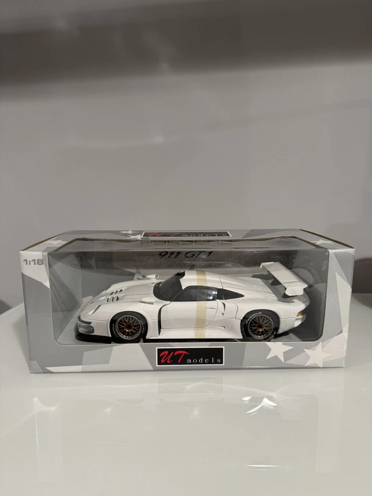 UT Models Porsche 911 Gt1 1996 White