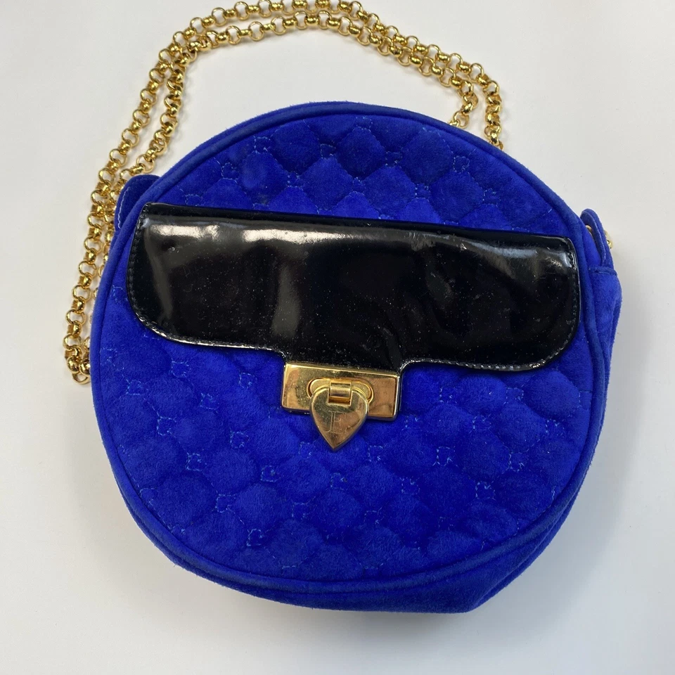 Bolso de hombro vintage ESCADA púrpura cosido corazones gamuza redondo años 90’s Foto 3 de 4