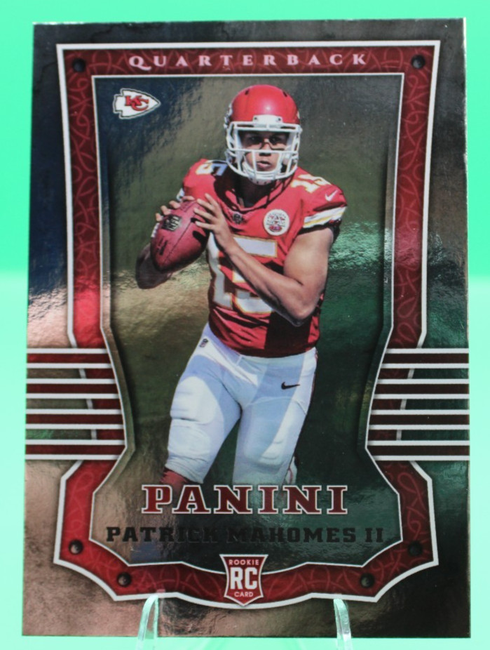 2017 Panini Patrick Mahomes II RC Shining Armor Rainbow Foil Rookie #104 Chiefs