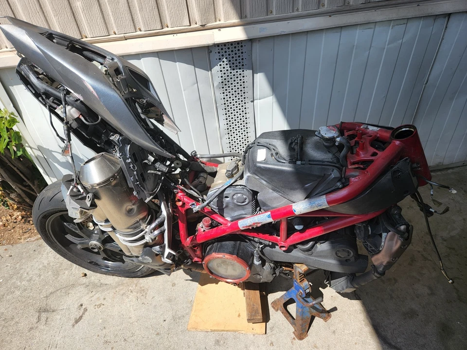 Ducati 848 engine/motor 2013 - Image 2 of 4