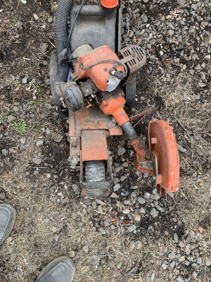 TANAKA TLE550 BORDEADORA Foto 3 de 4