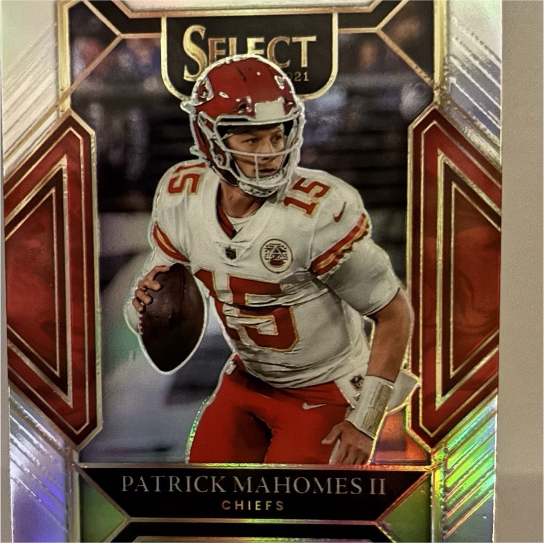 Panini Select 2021 Club Level Silver Prizm Patrick Mahomes II Chiefs #202 Card
