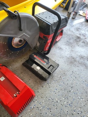 Milwaukee MXF315-0 MX Fuel 14'' Cut-Off Saw With Charger Two Batteries