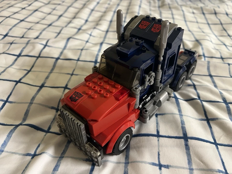 Minifiguras Transformers 2011 Kre-O 30689 Optimus Prime + Bumblebee y Kreo  Foto 2 de 4