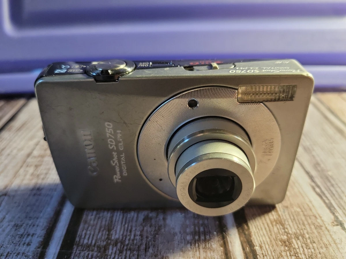 Canon PowerShot SD750 Digital ELPH 7.1MP Digital Camera Silver With
