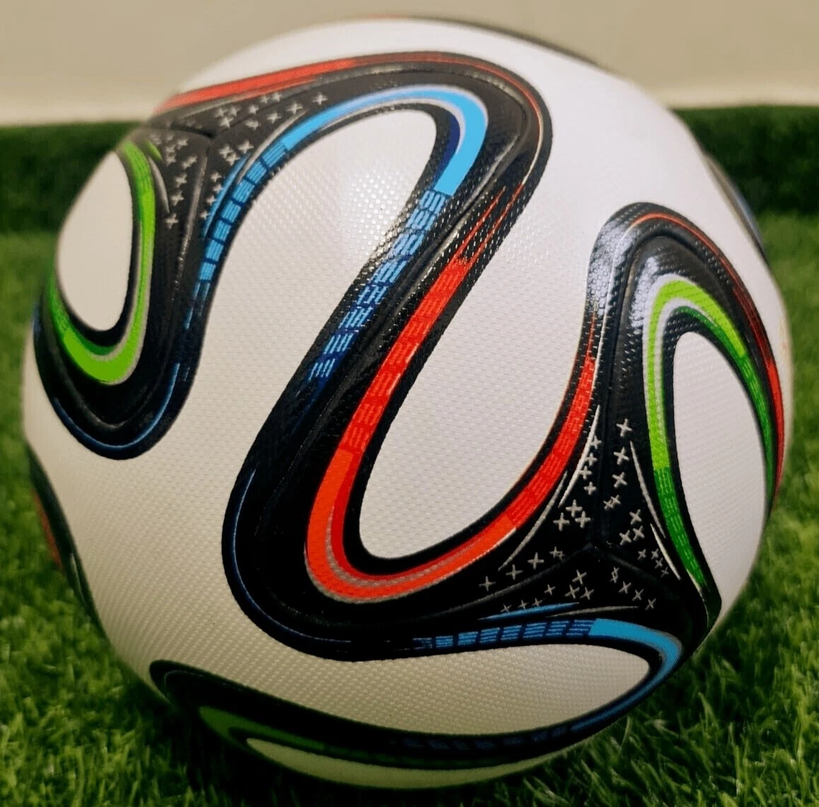 Adidas Brazuca[ Official Match Ball FIFA World Cup 2014] Soccer Ball Size 5