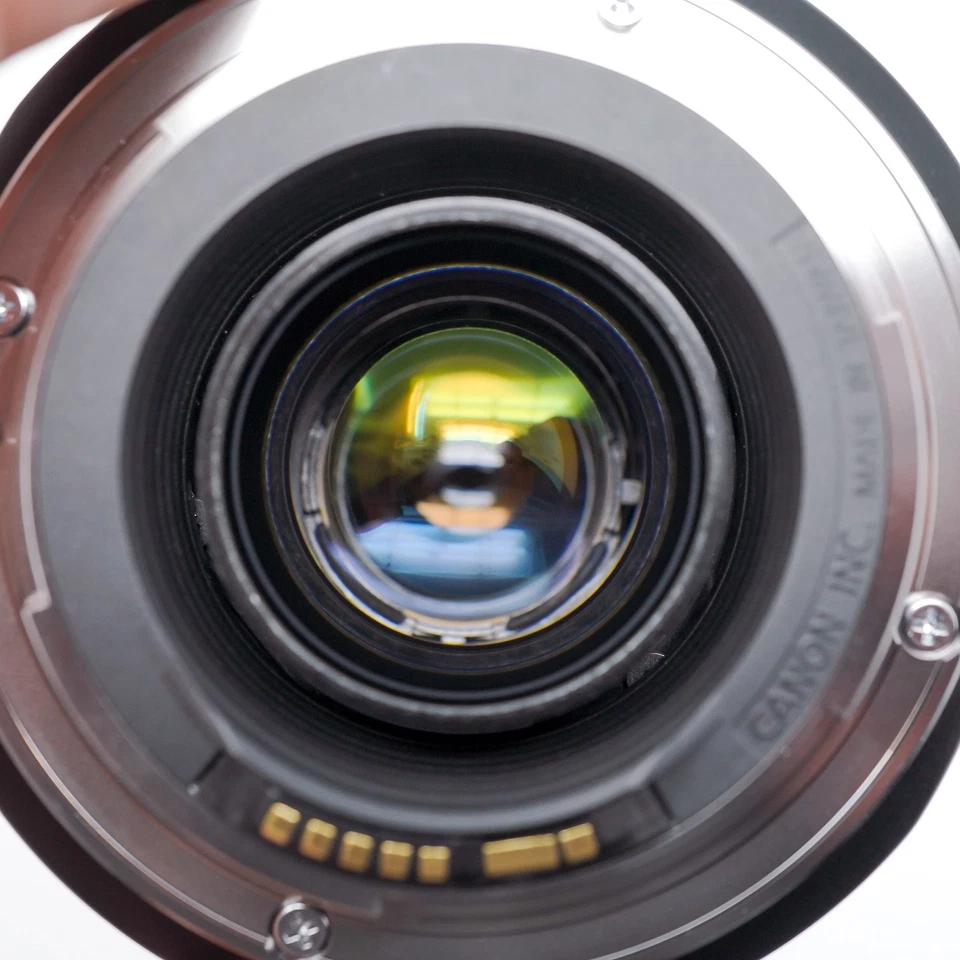 Canon EF 28-135mm f/3.5-5.6 IS USM Zoom Lens - Great Condition - Image 4 of 4
