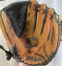 Wilson 12" A2498 Leather Baseball Glove Black  Tan Youth RH Throw Flexback