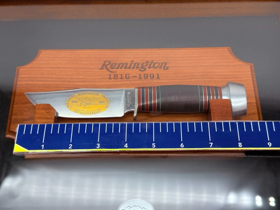 Faca de caça 9" REMINGTON fixa 4" lâmina empilhada cabo de couro em vitrine - Imagem 3 de 4