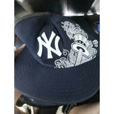 New Era 59Fifty Embroidered Elements New York Yankees Fitted 7 3/8 Big E Used