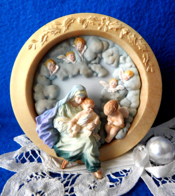 Hallmark Ornament 1997 Madonna & Child The birth of a Child Magic Lighted