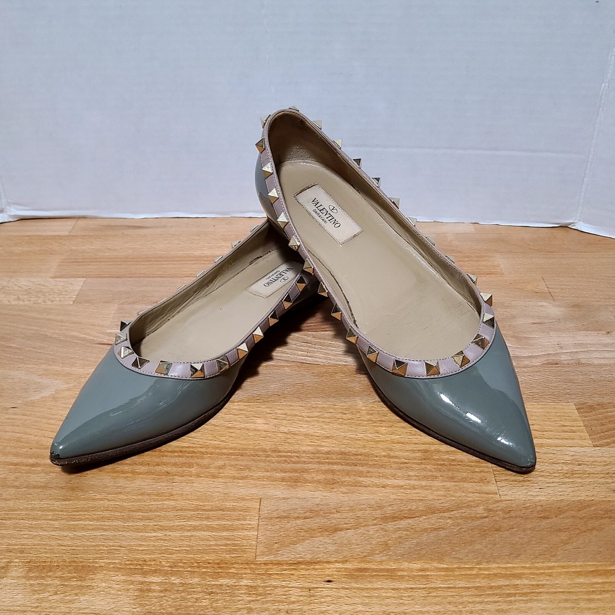 Valentino Beige/Green Patent Leather Rockstud Ballet Flats Size