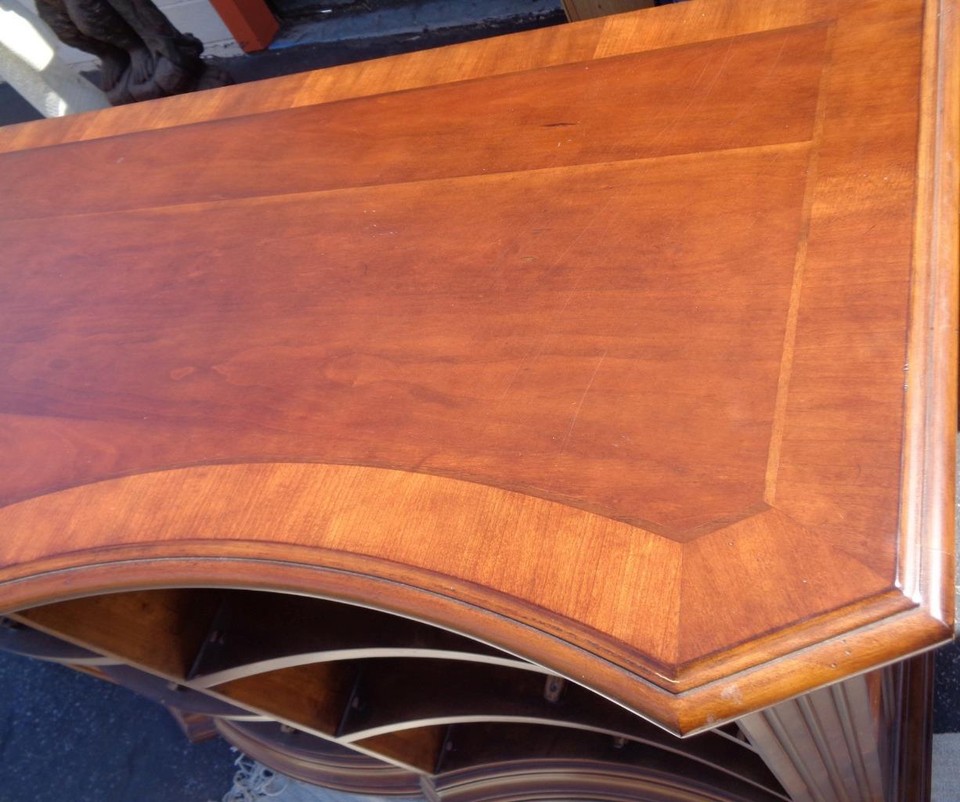 Ethan Allen Tuscany Solid Wood Serpentine Nine Drawer Dresser VGC