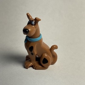 LEGO Scooby-Doo Minifigure Sitting from set 75901 part 20690pb01c01