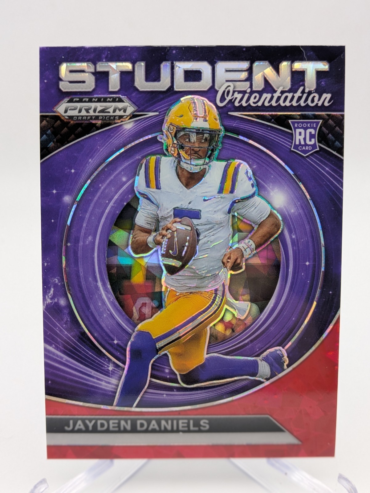 💥 2024 Prizm Draft Picks Student Orientation Jayden Daniels #SO-JD Red Ice (RC)