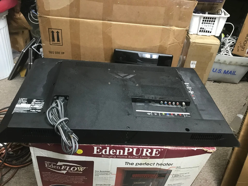 Vizio E-Series E231-B1 32" 720p HD LED LCD Television- WITH REMOTE LWZQPKEQ26017 - Image 4 of 4