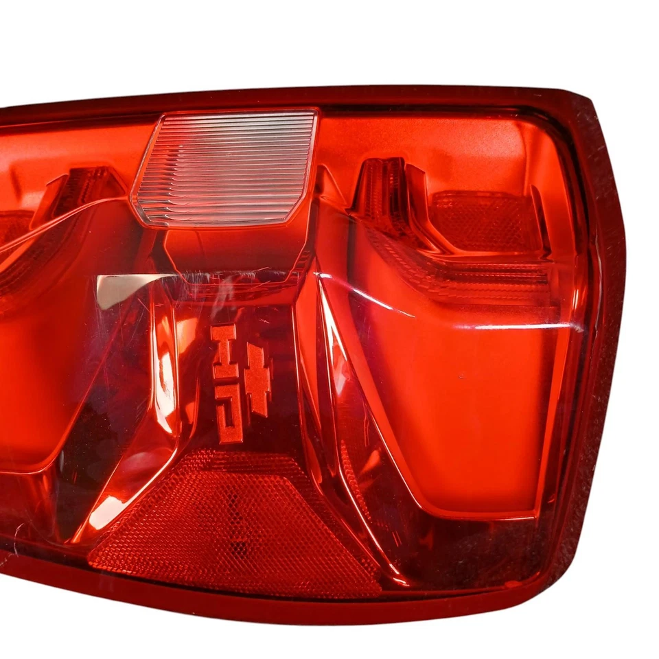 CHEVROLET SILVERADO 3500 PICKUP R Luz Trasera Pickup, SRW, Lámparas LED, R. 20 21 2 Foto 3 de 4