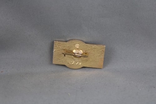 Vintage Summer Olympic Pin - Moscow 1980 Weightlifting - Stamped Pin - Picture 2 of 3