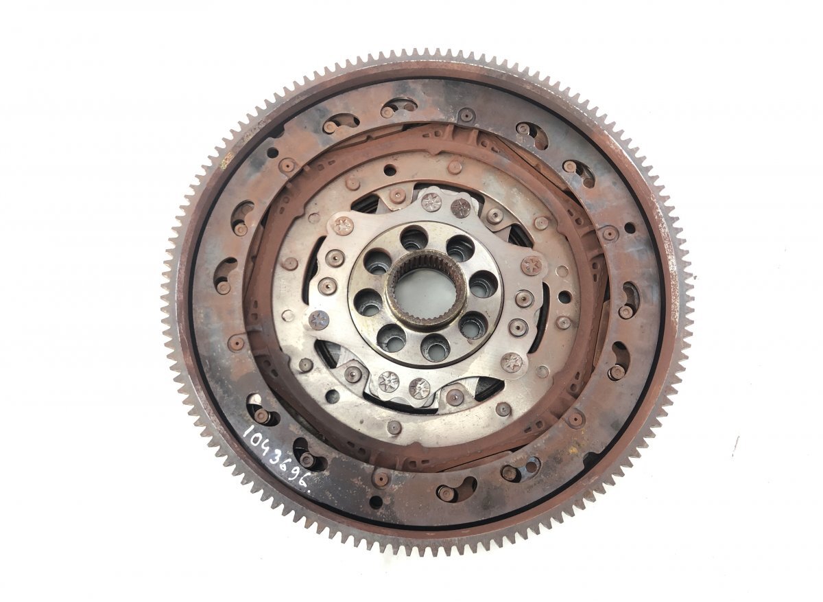 VW PASSAT (B8, 3G) / ALLTRACK VA2475446 Flywheel 03N105266D 